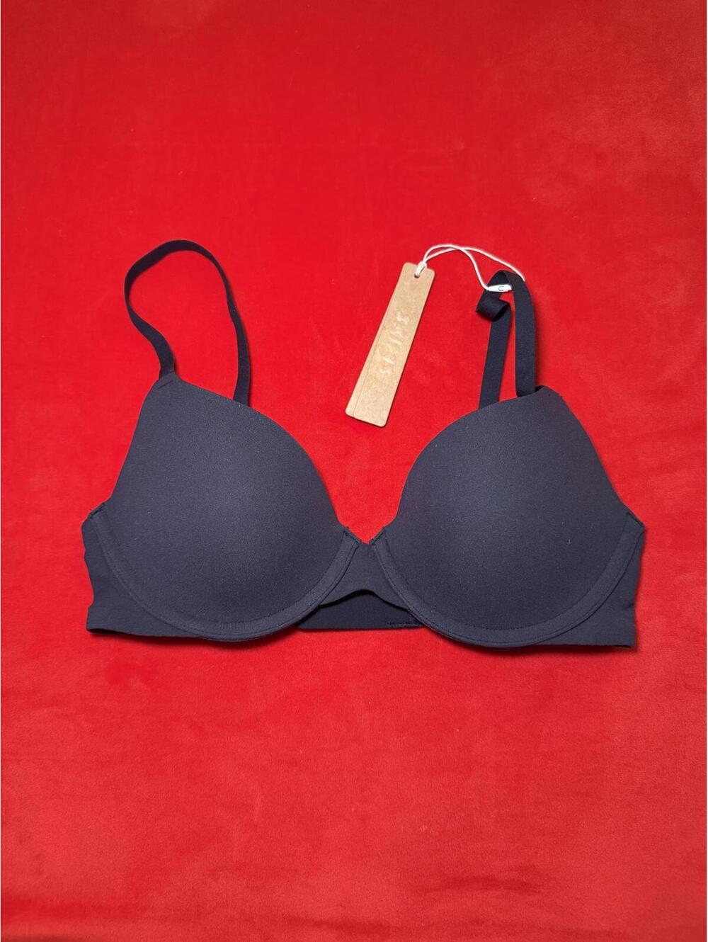 Skims Fits Everybody T Shirt Bra Color ONYX Size 30B